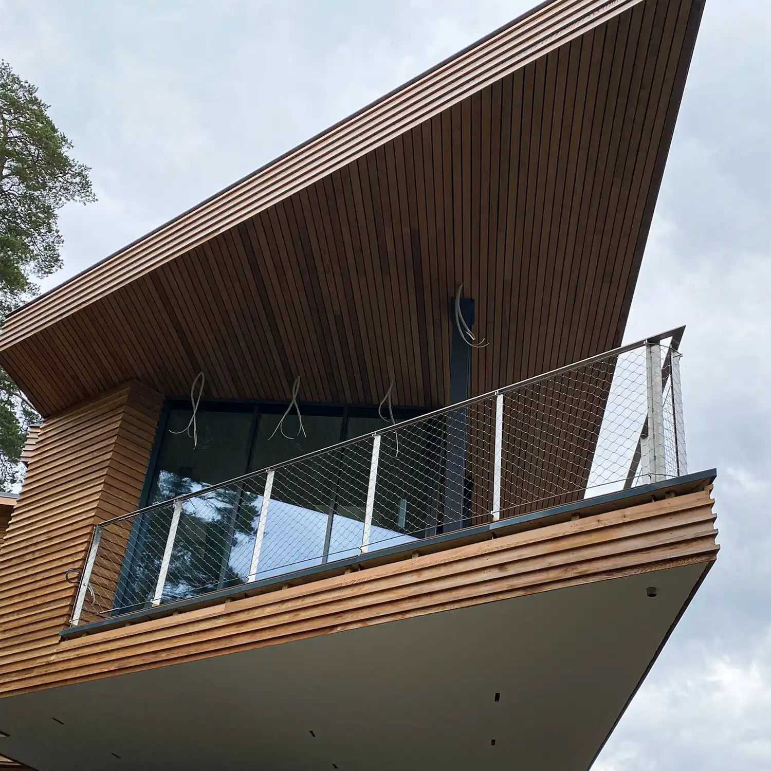 Nettingrekkverk på Snarøya balkong.